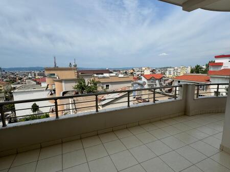 A VILLA FOR RENT IN FRESH.
