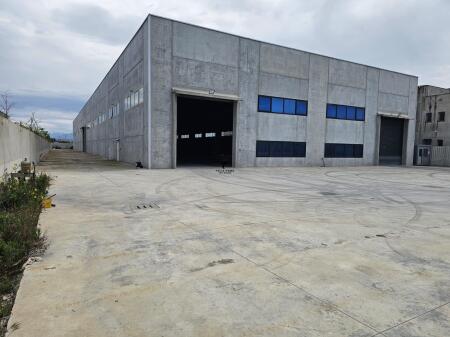 KAPANON ME QERA 3500 M2 AUTOSTRADA TR-DR