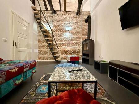 Villas for rent School Petro Nini Luarasi!