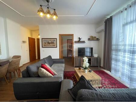 Apartament 2+1 me qira Rruga e Elbasanit
