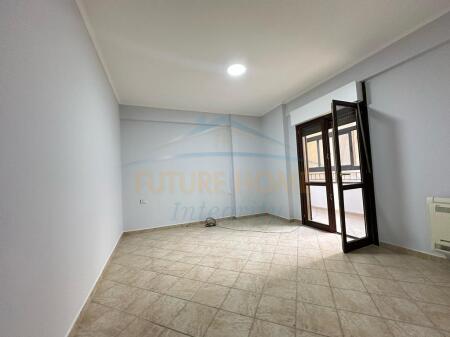 For sale apartment 3+1+2 Paris Commune