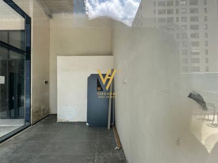 SHOP OF 22 M2 FOR RENT AT THE FORMER AVIATION FIELD