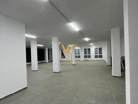 BUSINESS SPACE OF 300M2 FOR RENT IN PASKUQAN