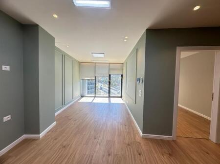 Office space for rent at Lake View