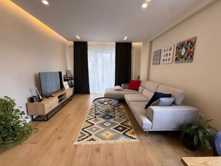 Apartament 2+1 per shitje tek Liqeni i thate