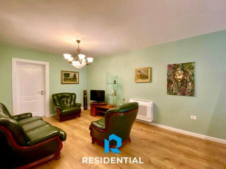 Tek 21 Dhjetori, Jepet Me Qira Apartament 2+1 I Mobiluar!