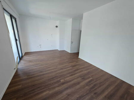 Ufficio in Affitto 2+1 presso il Complesso ASL 2 (ID BZ2617) Tirana.