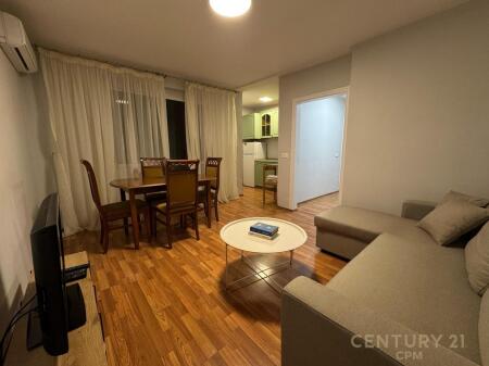1+1 apartment for rent at Rr. Ferit Xhajko, former Durresi Restaurant!