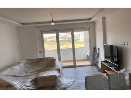 Apartament me qira ne astir