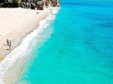 LAST 3 APARTMENTS FOR SALE – Luxury Resort Just 200 m from Drymadhe Beach