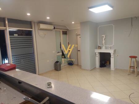 AMBIENT BIZNESI 70 M2 ME QERA PAZAR I RI