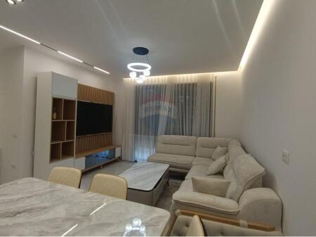 Apartament 3+1 me parking për qira në Don Bosko