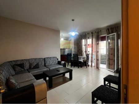 Apartament 2+1+2 për qira