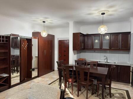 SHKOLLA 17 SHKURTI JAPIM ME QIRA APARTAMENT 3+1 FRESK