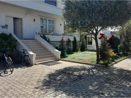FOR RENT 3-STOREY VILLA WITH YARD, IDEAL FOR BUSINESS!