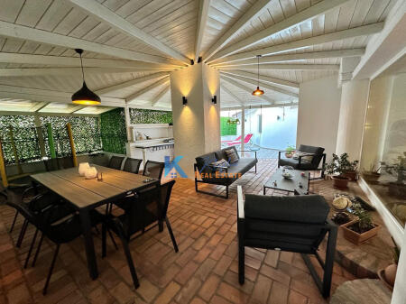Penthouse për shitje në Golem - 50m nga deti