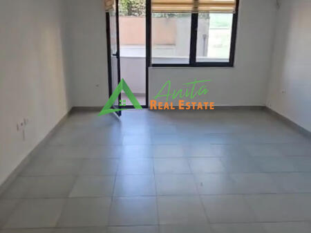 Office for Rent - Pazari i Ri, near Lincoln Center