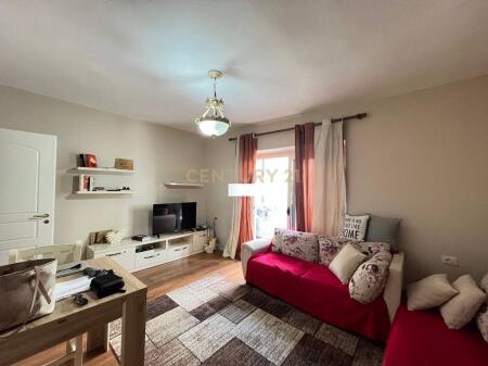 APARTAMENT 1+1 PER QIRA NE ALI DEMI