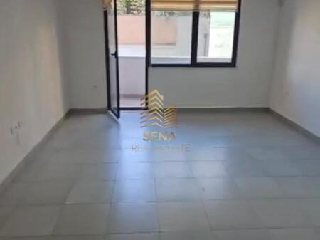 Qira, Ambient per zyra, 2+1+2 bllk + Post Parkimi, Pazar i Ri