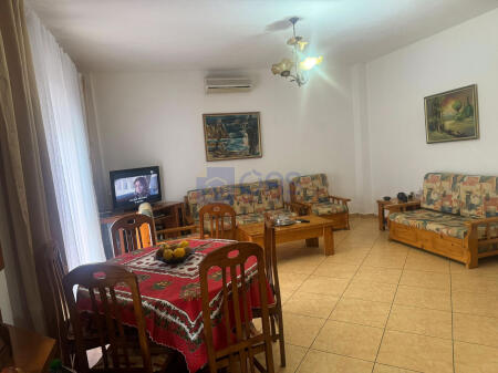 Apartment for rent in Komuna Parisit 1+1