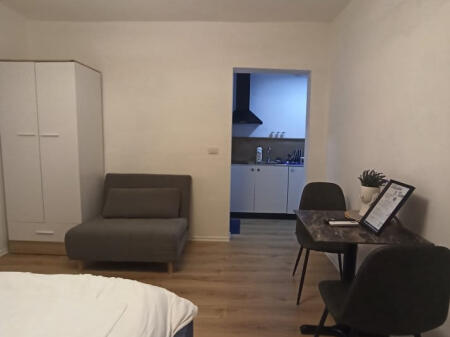 Garsoniere Me Qera Tek 21 Dhjetori (ID BG135) Tirane
