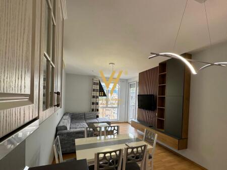 APARTMENT 2+1+2 FOR RENT ON DURRES STREET