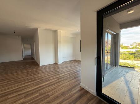 We offer an office for rent at Oazis Residence, Unaza e Re!