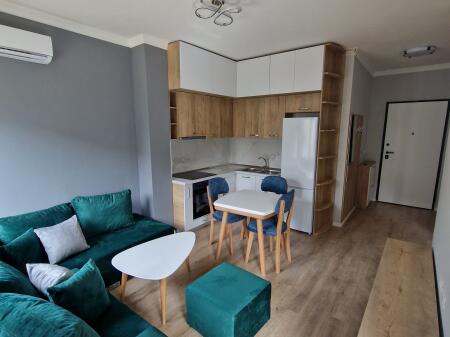 Super apartament 1+1 pranë stacionit të trenit (Karl Gega)