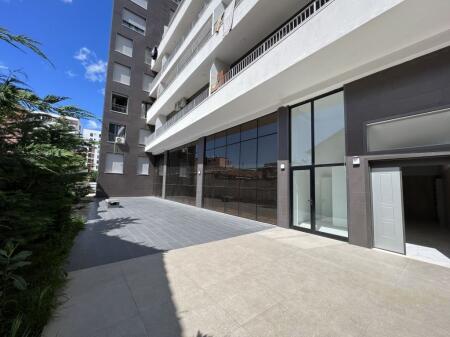 Commercial space of 330 m2 for rent on Rruga e Dibres