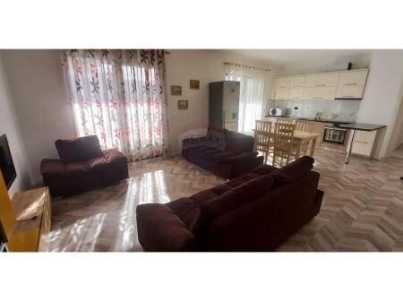 2+1 apartment for rent on Kavaja Street!