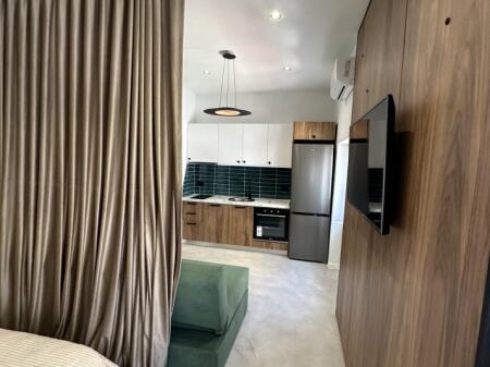Shitet Apartament - i ndarë në 2 Garsoniere, Qendër