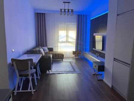 Shitet, Apartament 1+1+Post Parkimi, Rruga e Barrikadave, Tirane