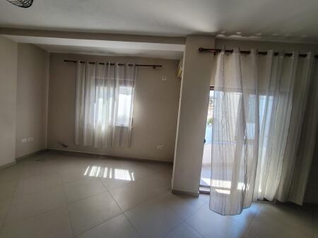 Apartament me Qira, 3+1+2 Ballkone, Rruga Bamir Topi.