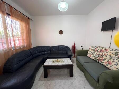 🏢Gjon Buzuku Street, a few minutes away from Viles Gold, a 3-story furnished villa is for rent.