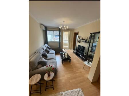 Apartament 2+1 për Qira te Rruga Barrikadave