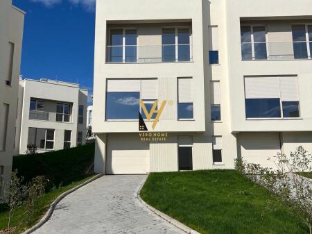 VILE DY KATESHE ME QERA TE ABA RESIDENCE , SAUK