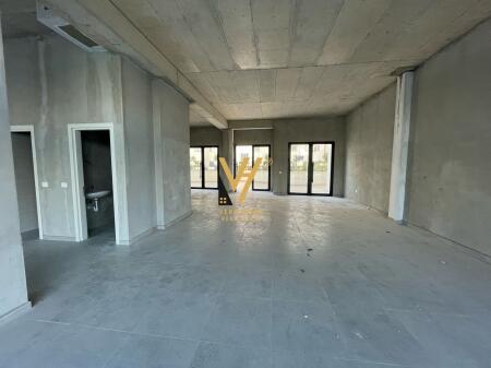 SPACE OF 186 M2 FOR RENT AT UNAZA E RE