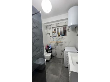 Shitet, Apartament 2+1, Porcelan, Tirane.