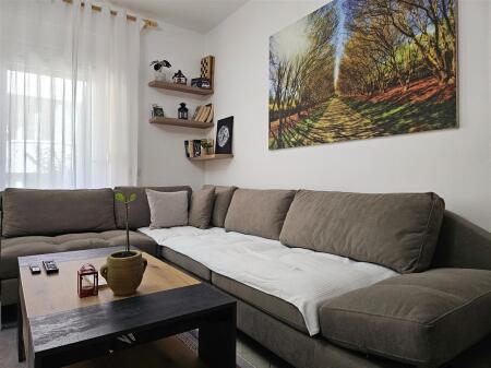 Apartment 2+1+2 for rent at Kolombo Complex, dry lake