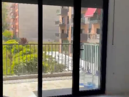 2+1+2 apartment is offered at the Dinamo complex for offices