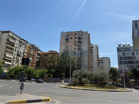 Apartament 1+1 për shitje në Komunën e Parisit!