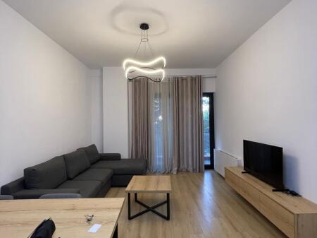1+1 apartment with parking space for rent near Farmacia10