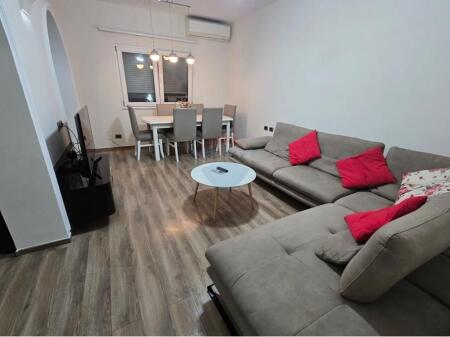 1+1 apartment for rent at Pazari i Ri!
