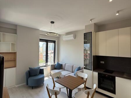 1+1 apartment with parking space for rent on Bulevardi i Ri