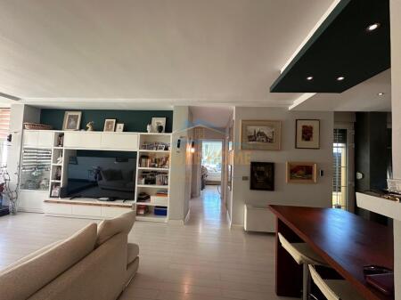 2+1 apartment with parking for rent on Elbasan Street
