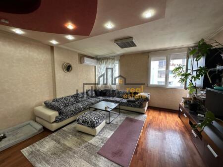 ESCLUSIVO, Duplex 2+1+2 in Affitto | Ish Ekspozita, Tirana – | 100 m²