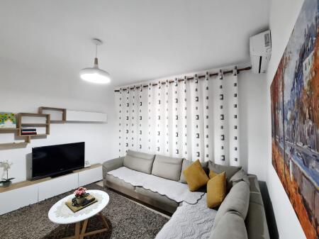 Private house for rent, Pazari I ri