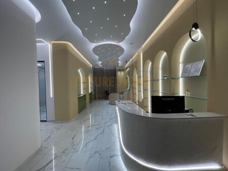Qera, Ambient Klinik, Tiranë.