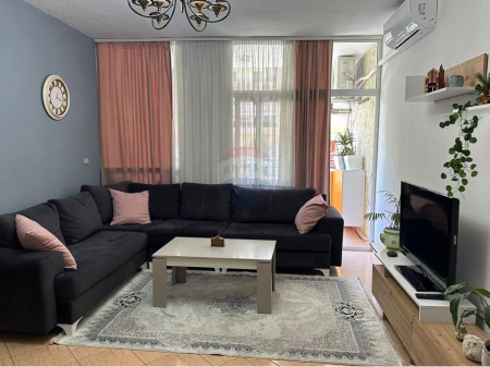 2+1 apartment for sale in Komuna e Parisit!