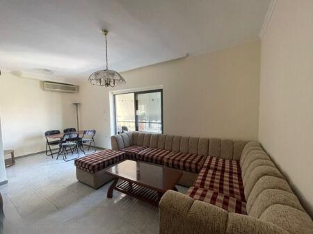 Apartament 2+1 për qira. Pazari i Ri